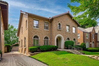 Building Photo - 1135 N Kenilworth Ave