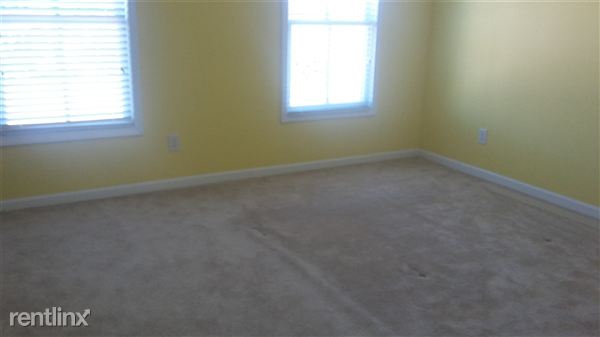 Building Photo - 3957 Savannah Square St