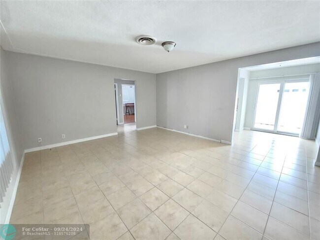 Foto del edificio - 2120 NE 41st St
