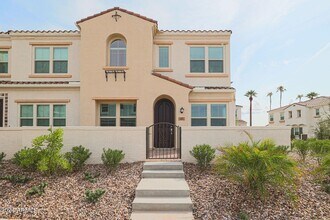 Building Photo - 4077 S Sabrina Dr