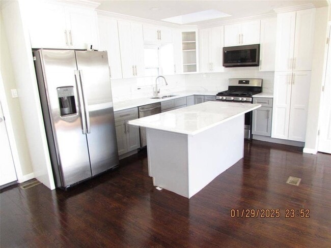 Photo - 156 Candlewood Dr House