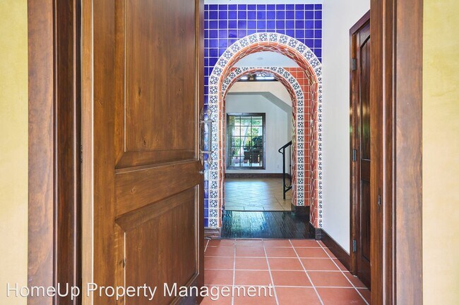 Foto del edificio - 5 br, 4 bath House - 4363 Jasmine Avenue