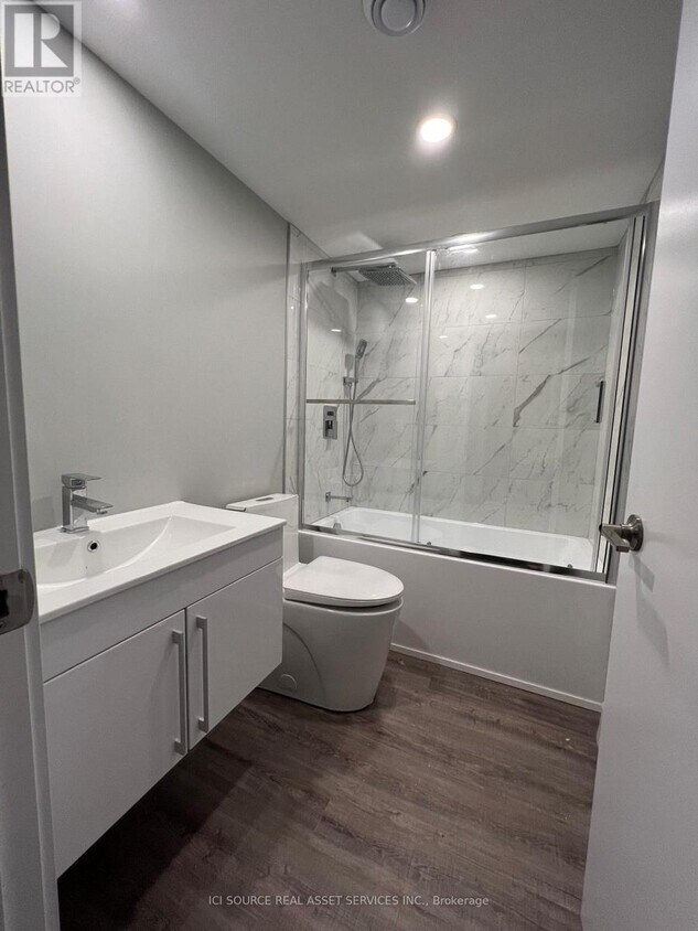 Building Photo - 15 Solva Dr