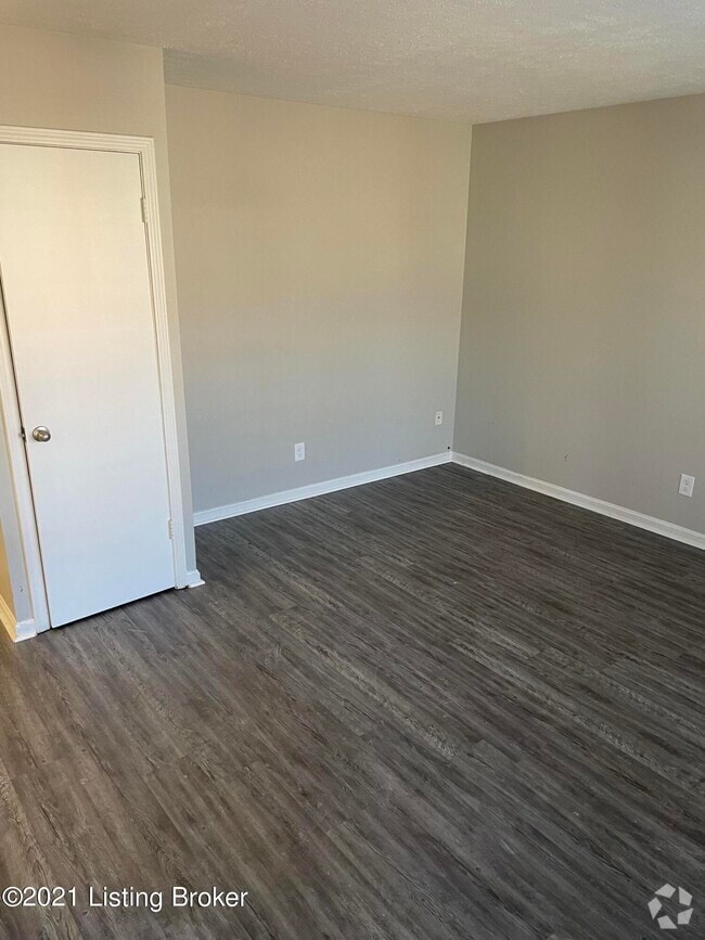 Building Photo - 2707 Riedling Dr
