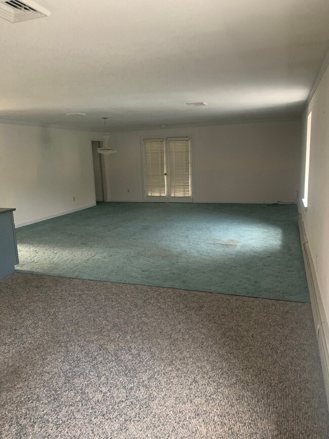 Building Photo - 104A Cesare Dr
