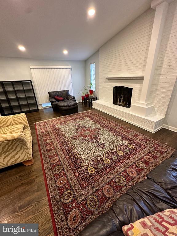 Building Photo - 10006 Green Forest Dr