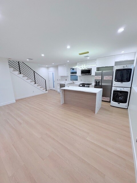 Foto del edificio - 8315 Kittyhawk Ave