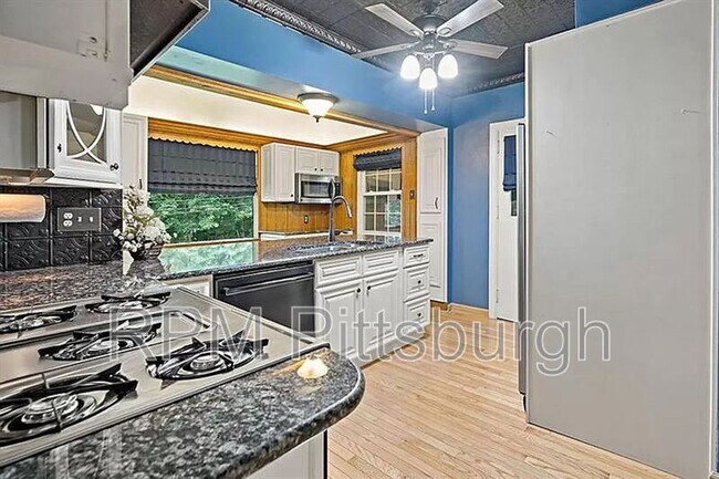Building Photo - 1302 Mount Royal Blvd