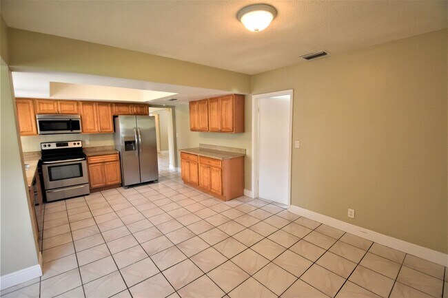 Building Photo - 2231 SW 67th Way