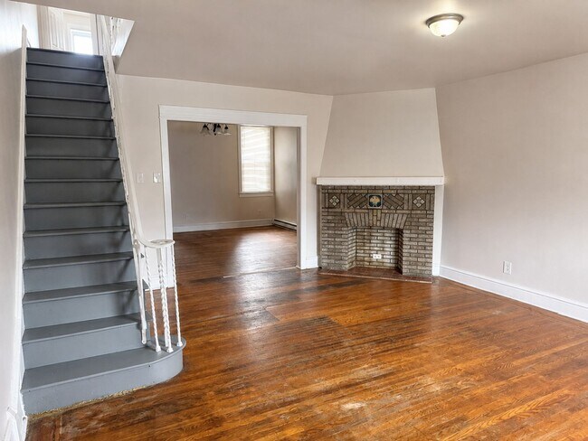 Foto del edificio - 5447 Torresdale Ave