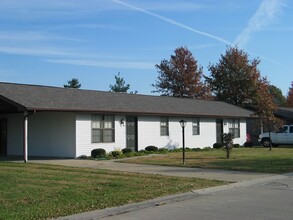 Building Photo - 311 Red Bird St