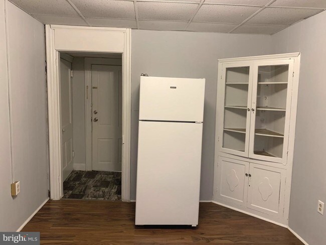 Building Photo - 165 Summit Ave