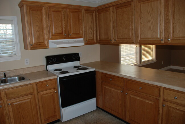Building Photo - 157 Zachary Dr