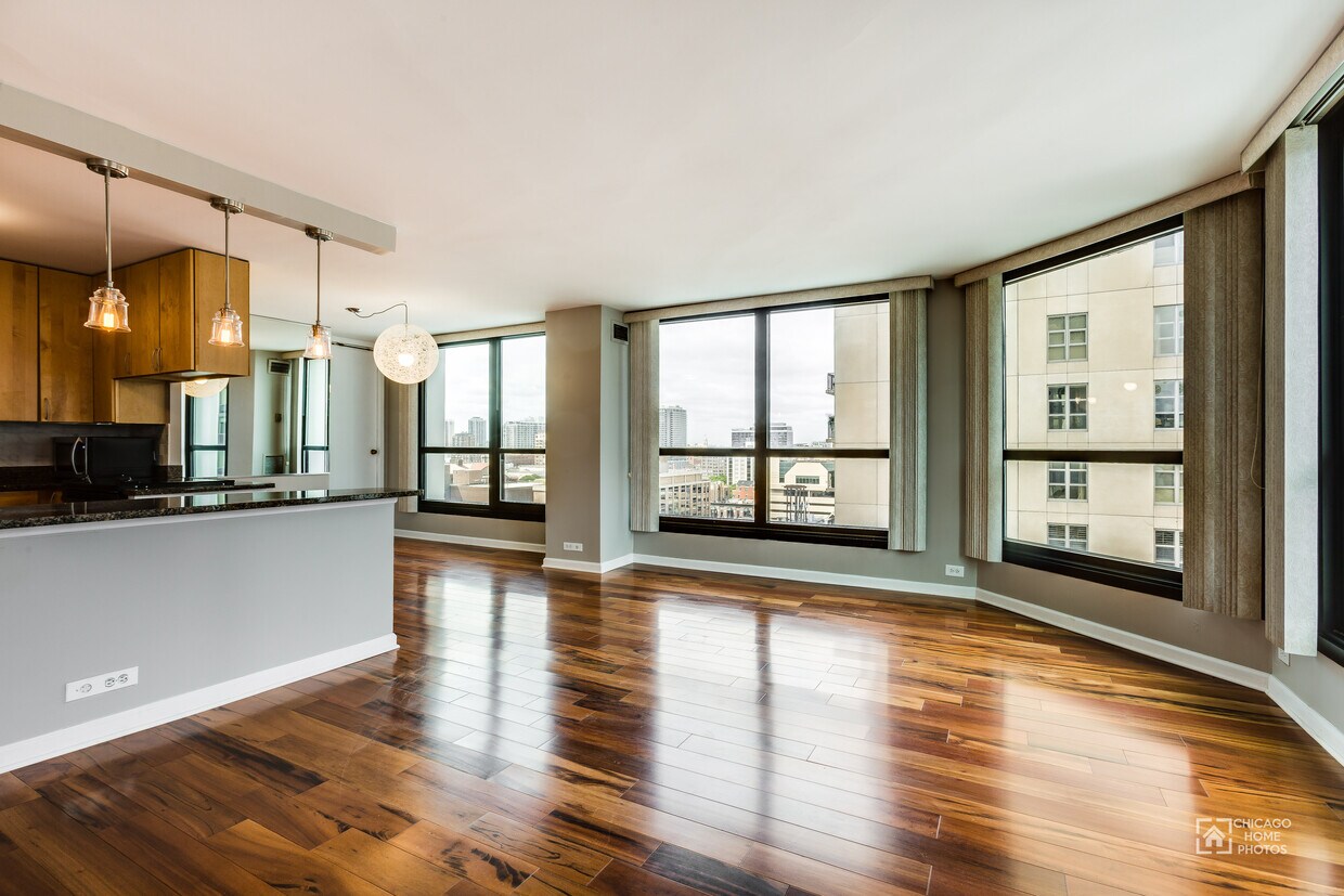 Foto principal - 1030 N State St