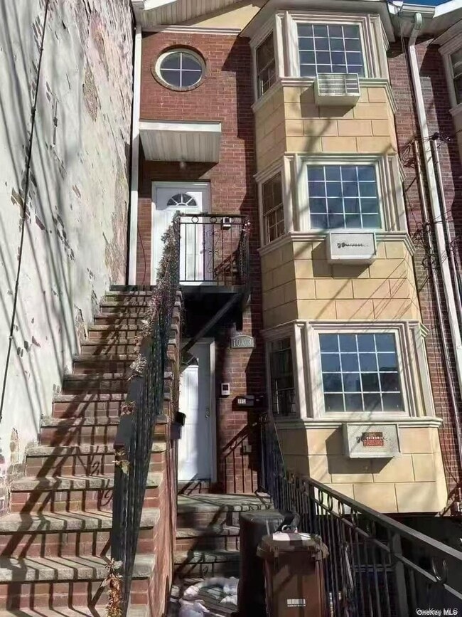 Building Photo - 10-03 36th Ave