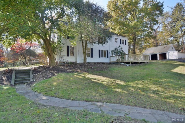 Primary Photo - 489 W Saddle River Rd