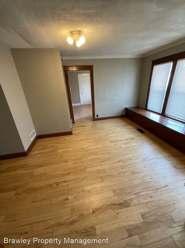 Foto del edificio - 4 br, 2 bath House - 216 N. Lincoln St