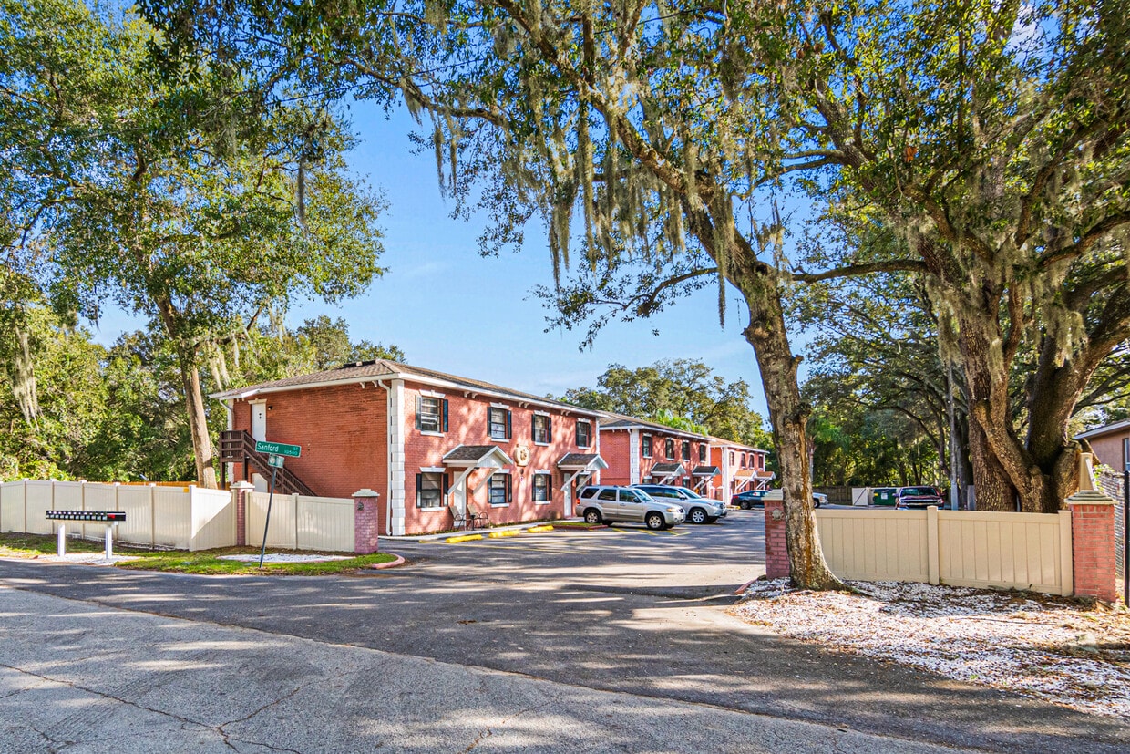 7806 Colonial Club Ct, Riverview, FL 33578 Apartments in Riverview