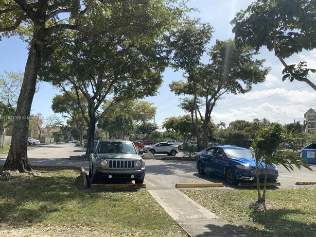 Foto del edificio - 4920 NW 79th Ave