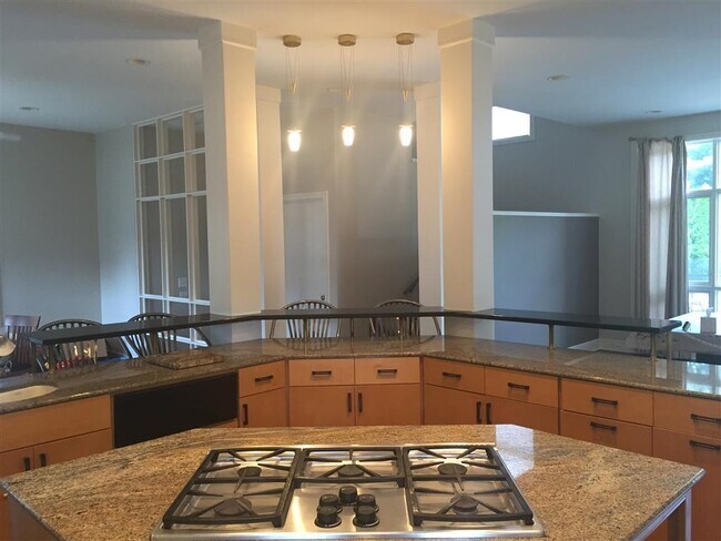 Building Photo - COMING SOON!! Executive home with in groun...