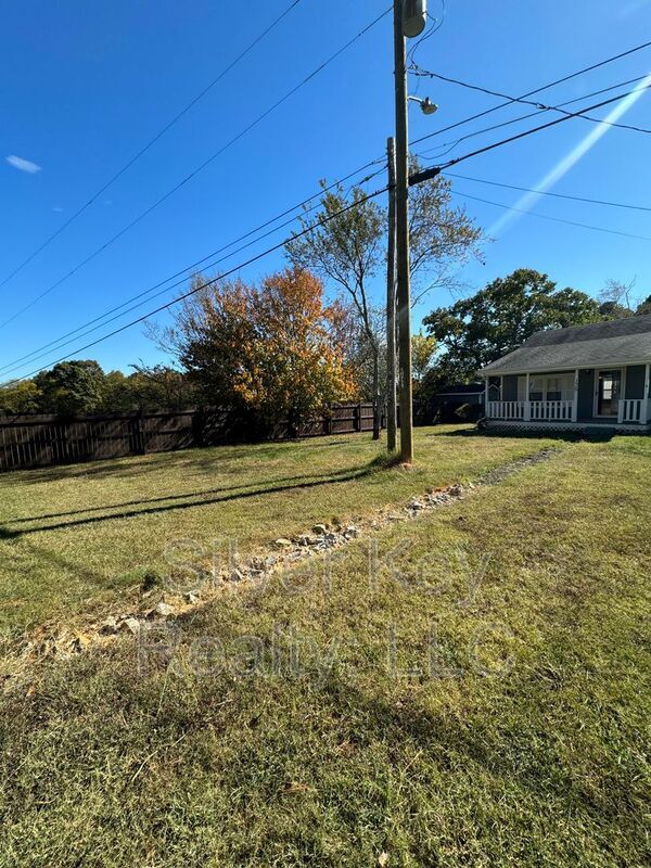 Building Photo - 121 Co Rd 71