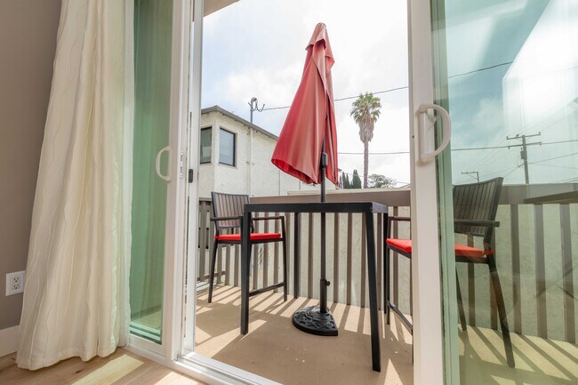 Balcony off dining room - 1922 Washington Ave