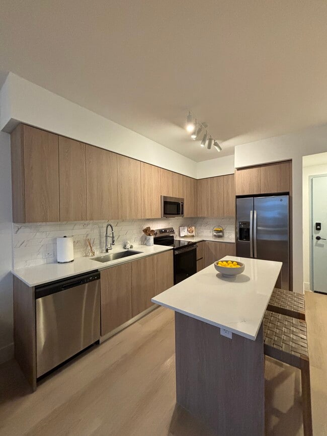 Building Photo - 2578 NE 182nd Ter