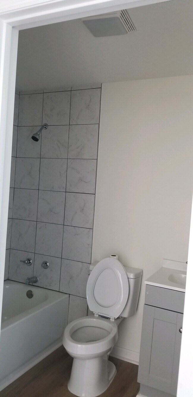 Foto del edificio - 236 Westfield Rd