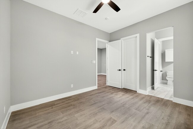 Building Photo - 4517 Larch Ln