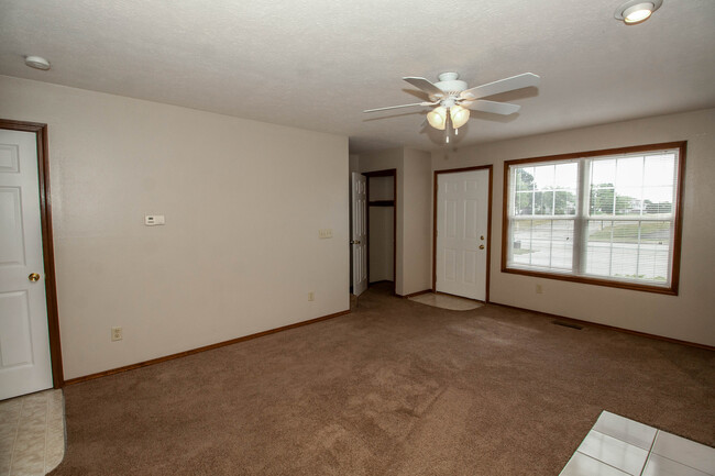 Foto del edificio - 1210 Eastport Dr