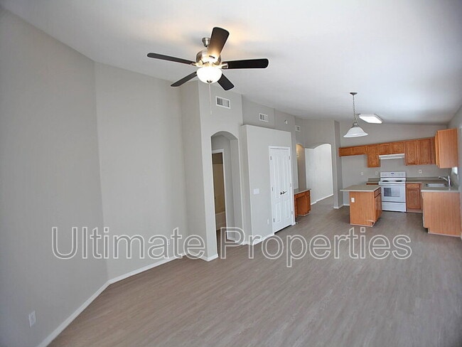 Foto del edificio - 3339 W Maldonado Rd