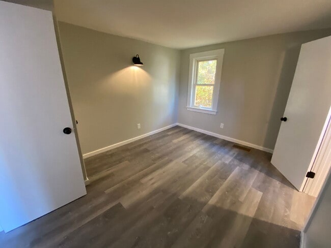 Building Photo - 311 Knox Marsh Rd