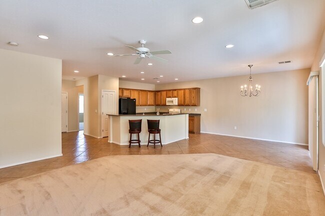 Building Photo - 2456 Jada Dr - Fantastic Whitney Floorplan!