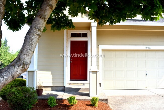 Building Photo - Spacious 4 Bedroom, 2.5 bathroom home Loca...