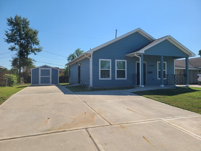 Building Photo - 3151 Roe Dr