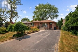 Building Photo - 2739 Truscott Dr
