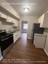 Building Photo - 208 Lakeshore Dr