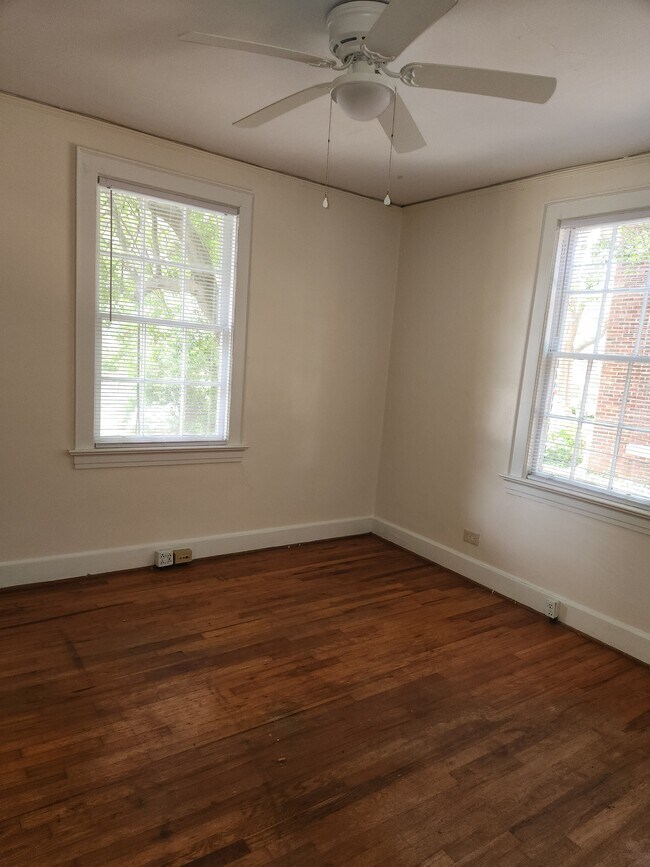 Building Photo - 539 Santee Ave