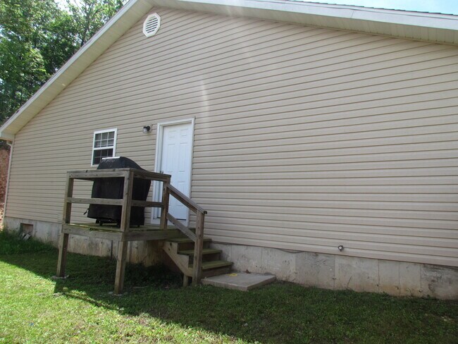 Foto del edificio - 24998 Talladega Rd