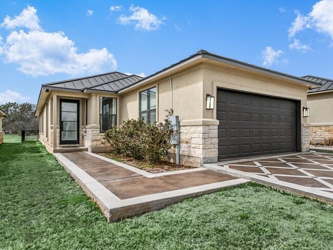 Building Photo - 319 Parallel Cir