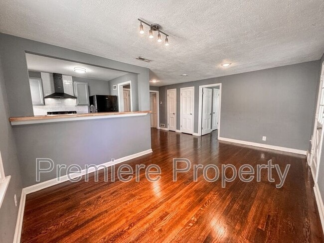Building Photo - 7615 Wyandotte St