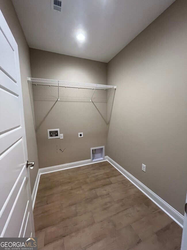 Building Photo - 126 The Villas Wy