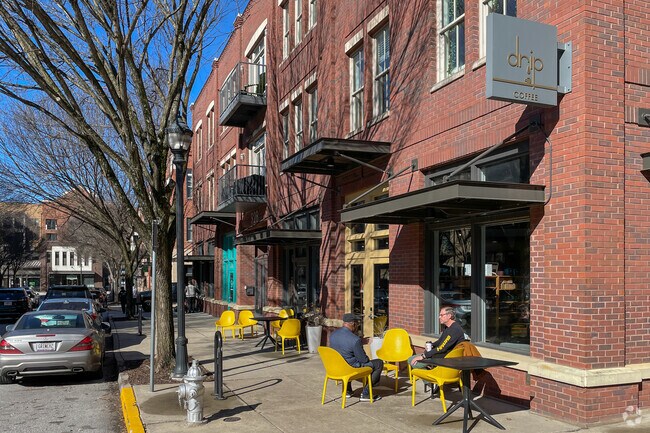 Residents can walk to their favorite businesses that line up the streets of Ormewood Park.
