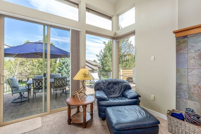 Foto del edificio - 10576 Village Loop