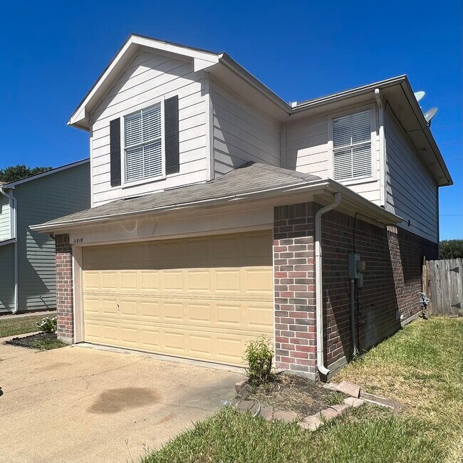 Building Photo - 11818 Sandy Stream Dr
