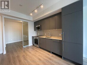 Building Photo - 4130 Parkside Village Dr