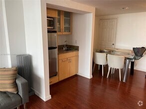 Building Photo - 825 Brickell Bay Dr