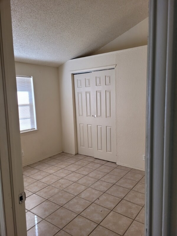 Foto del edificio - 910 Destello Rd