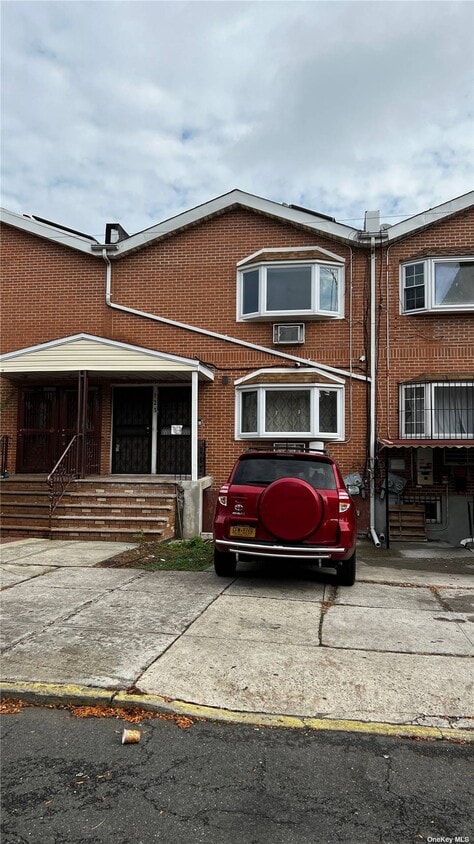Primary Photo - 123 Watkins St