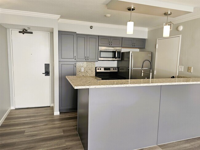 Building Photo - 5220 Seawall Blvd